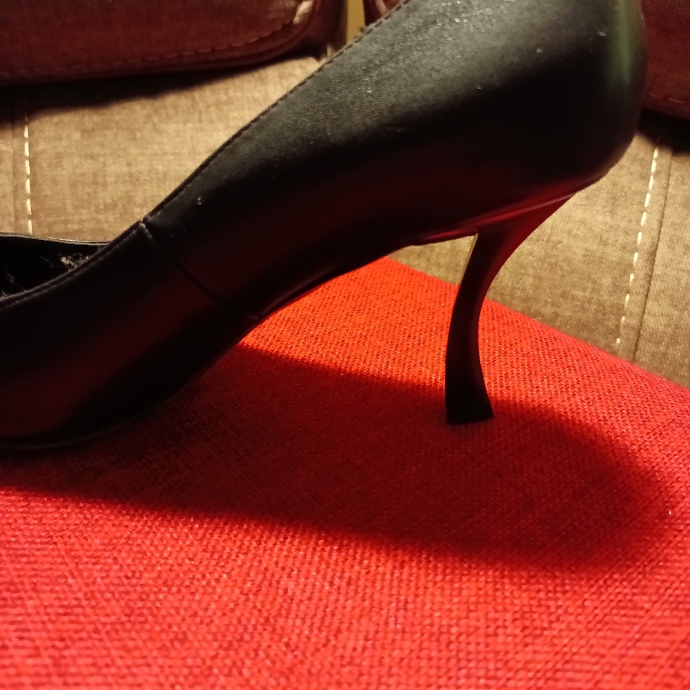 Reitoye Women's Black kitten heel Size 9 NWOT - Picture 9 of 10
